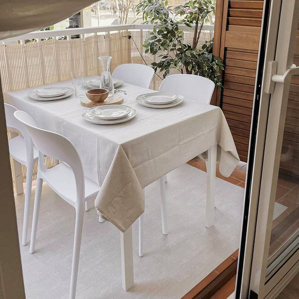 combinar sillas con mesa blanca