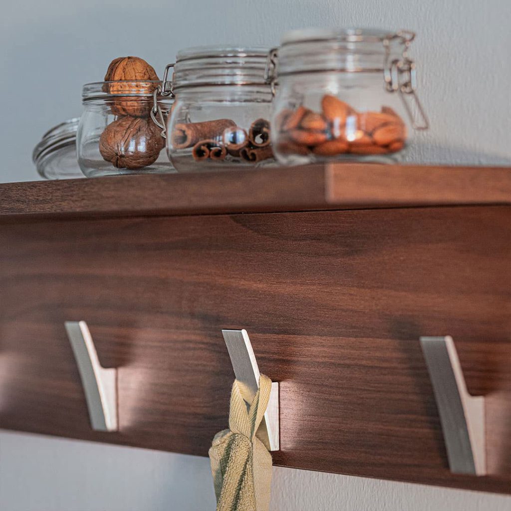 como decorar un pasillo largo y estrecho