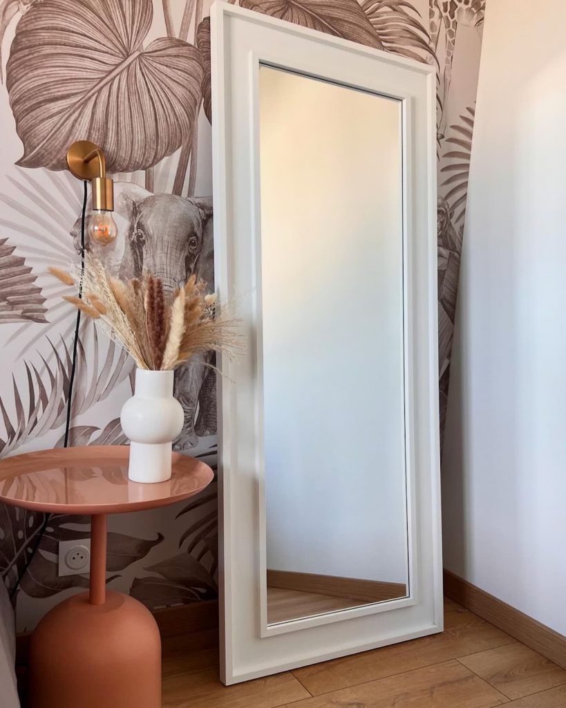 how to furnish a small apartment