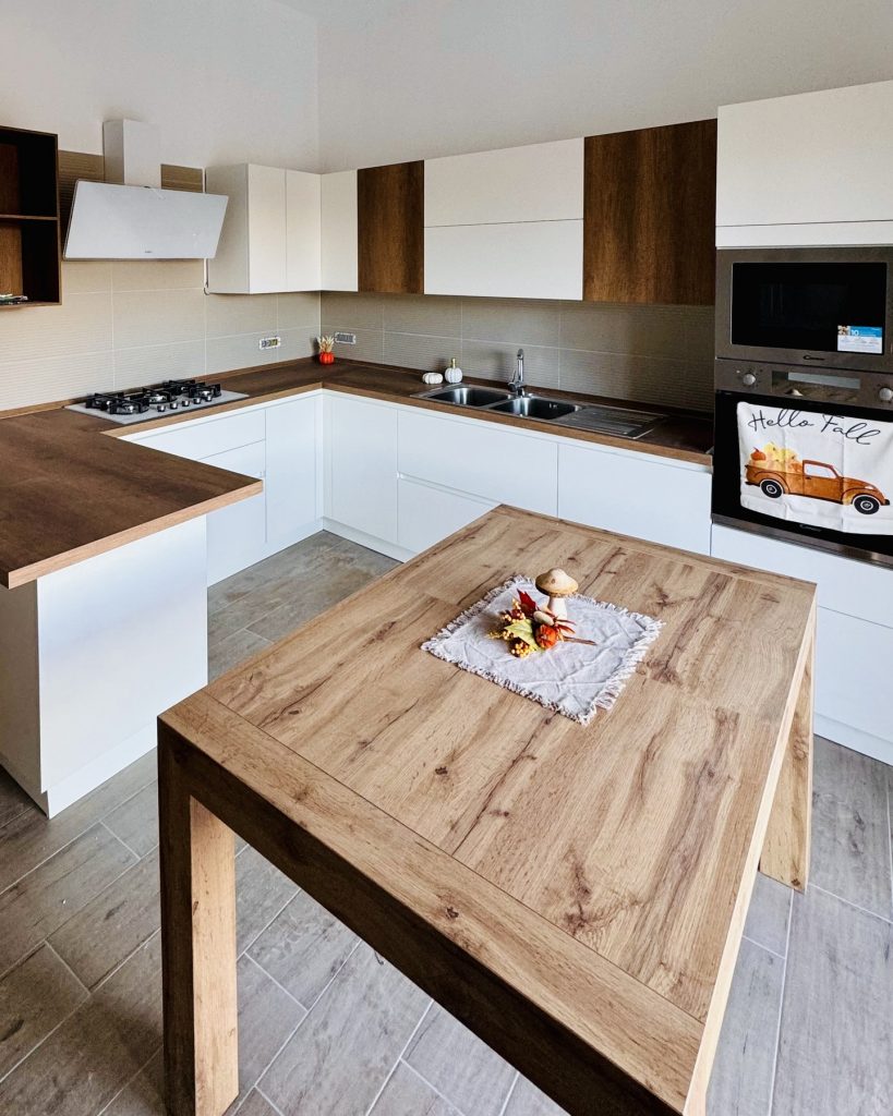 how to design a small kitchen