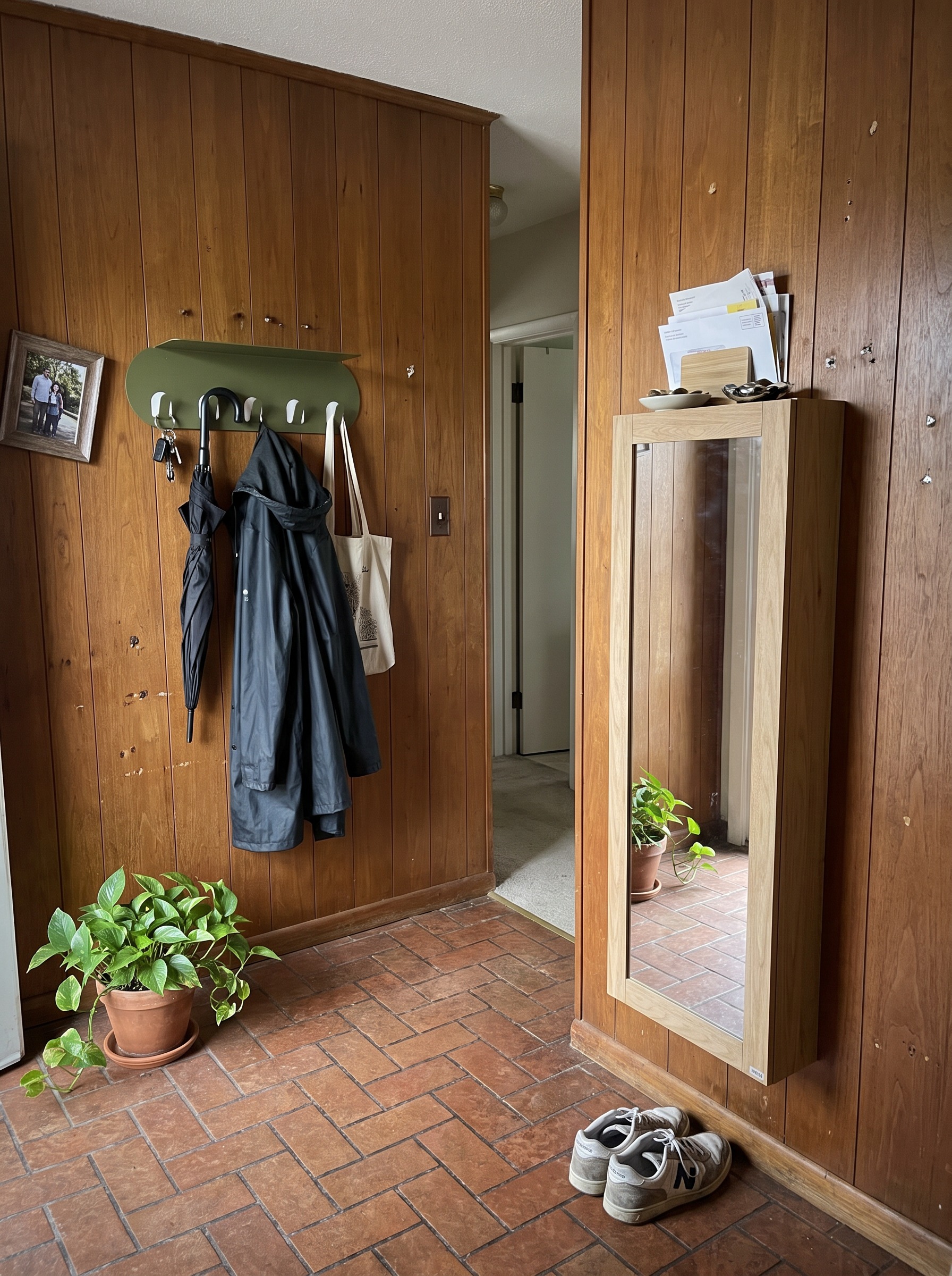 entryway shoe rack